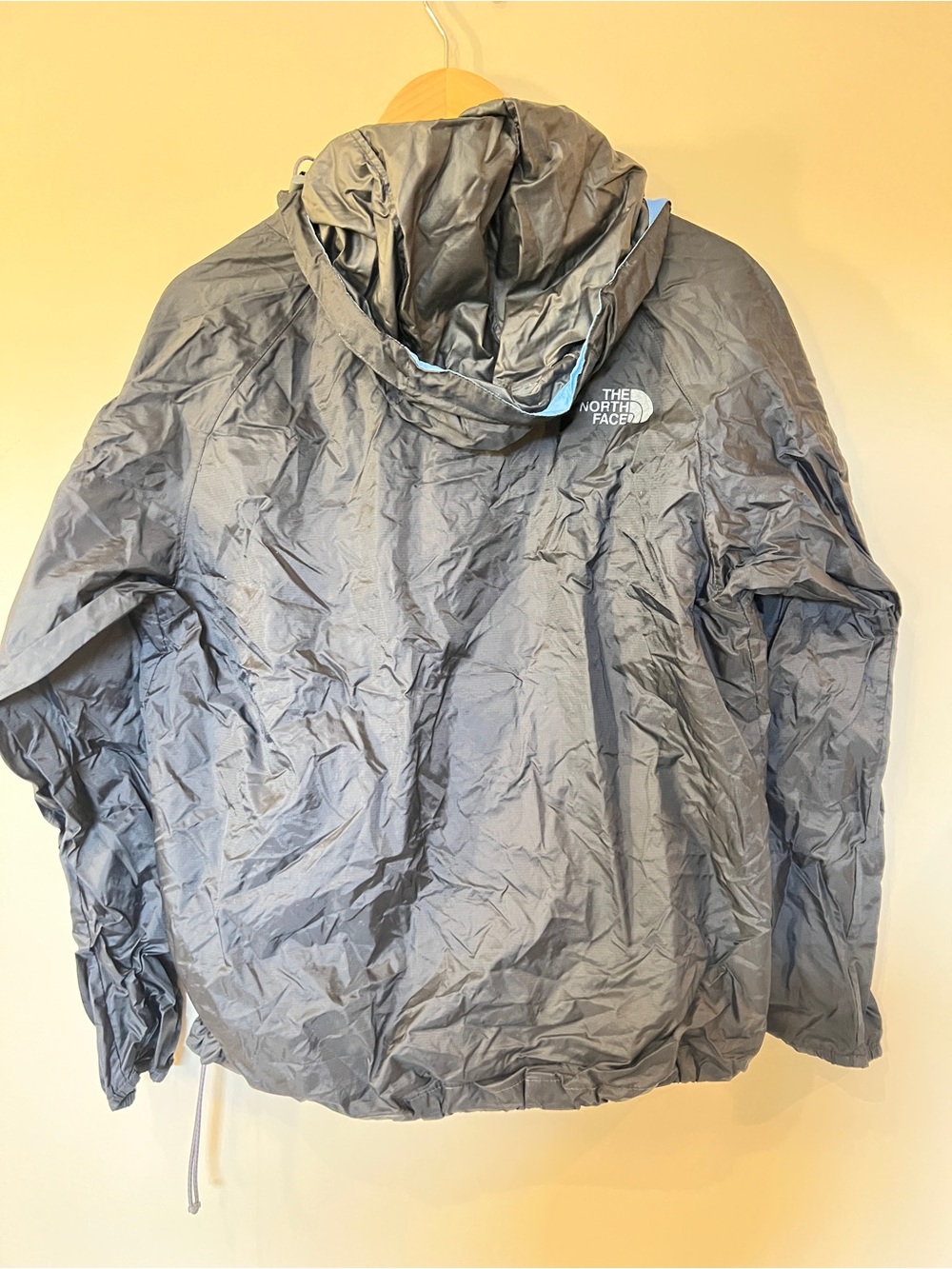 The North Face Women's Black Hooded Packable Jacket with Blue Lining - Picture 4 of 6